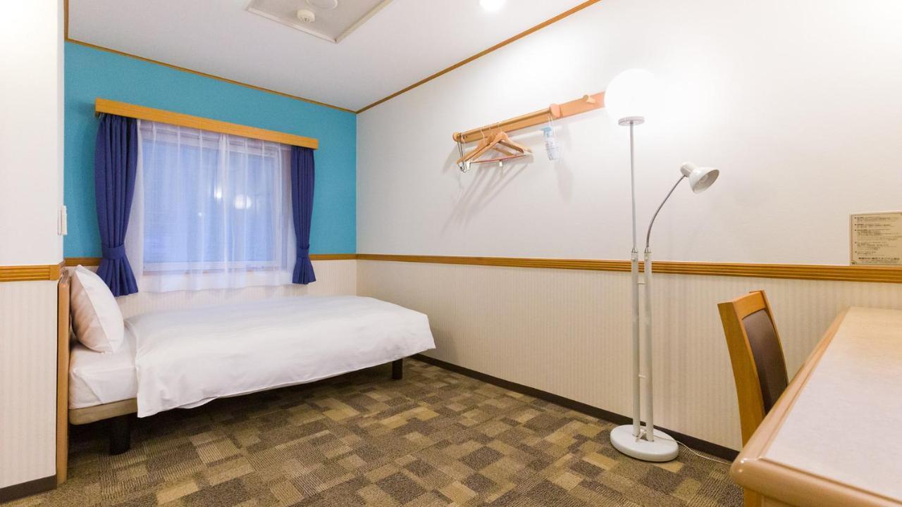 Hotel Toyoko Yokohama Stadium Mae No 2 3*